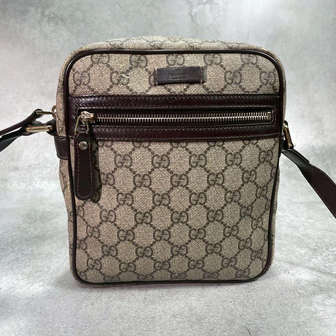 Gucci GG Shoulder Bag Navy Beige Logo Leather — view 2