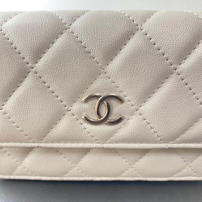 Unused Chanel Matelasse Pearl Chain Wallet