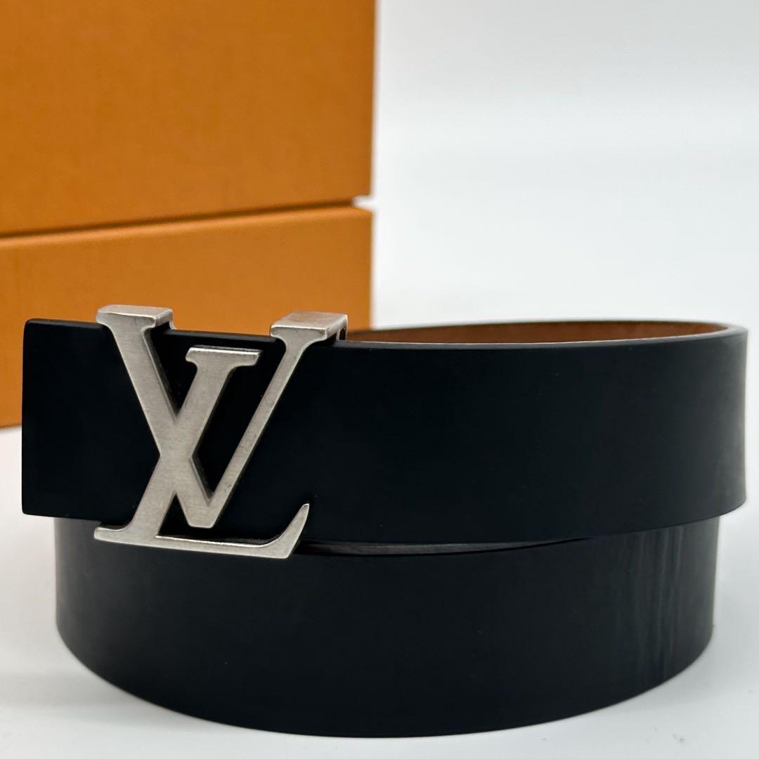 Louis Vuitton Ceinture LV Initial Black Leather Belt — view 2