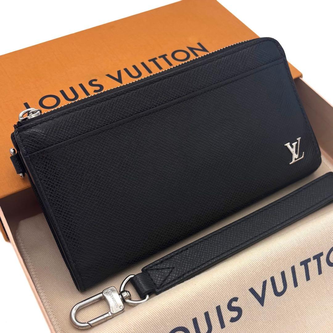 Louis Vuitton Taiga Zippy Dragonne L-shaped Zipper Wallet Clutch