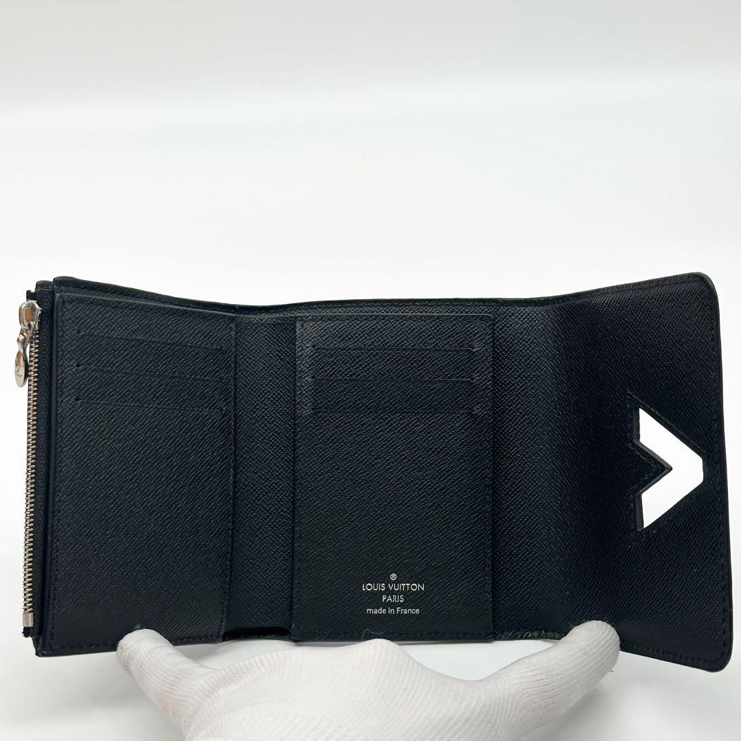 Louis Vuitton IC Portefeuille Twist Compact Epi Black Wallet — view 9