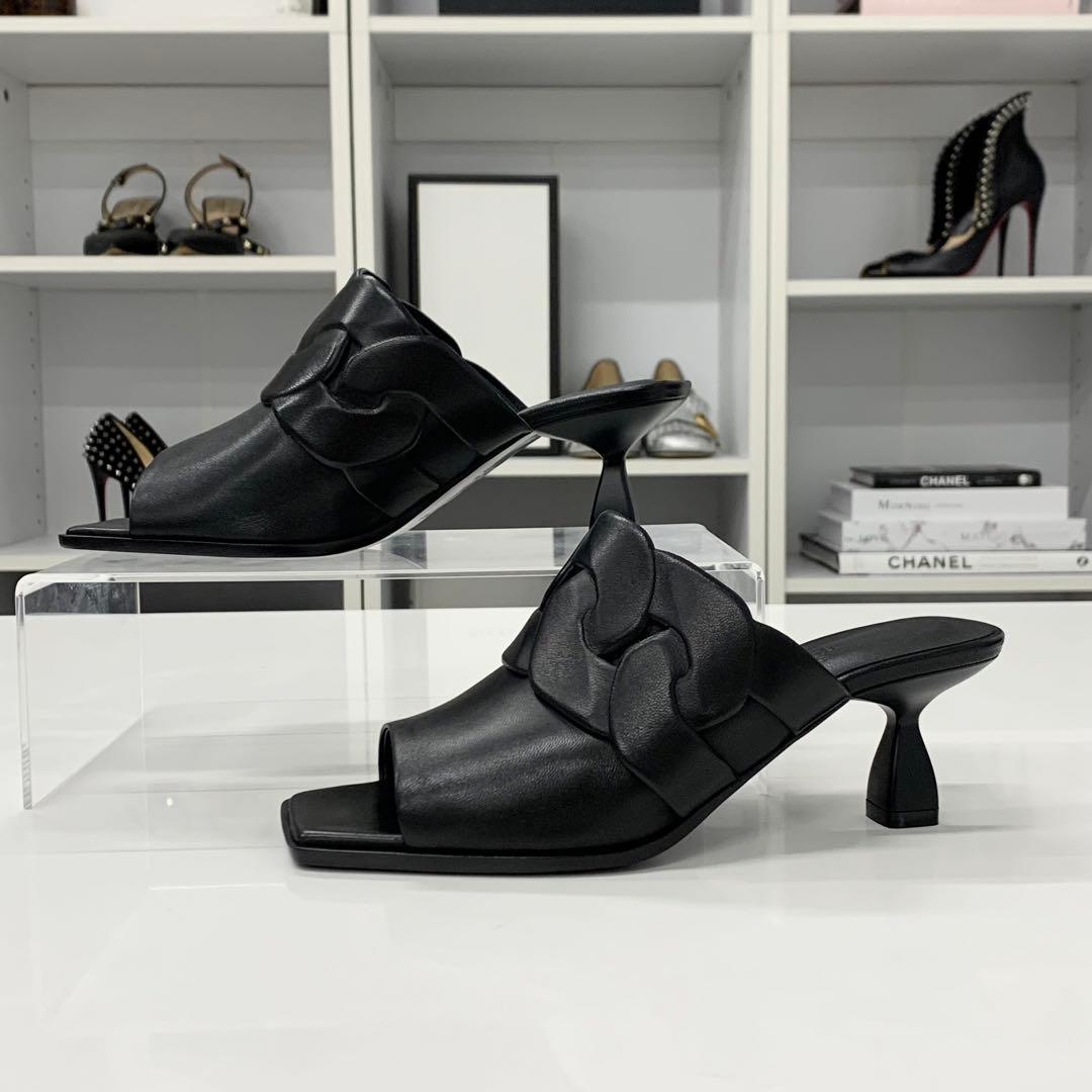 Hermes Hanna 95 Leather Sandals Black — view 2