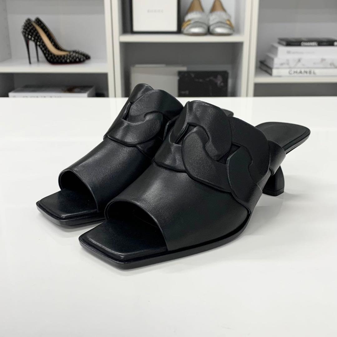 Hermes Hanna 95 Leather Sandals Black — view 3