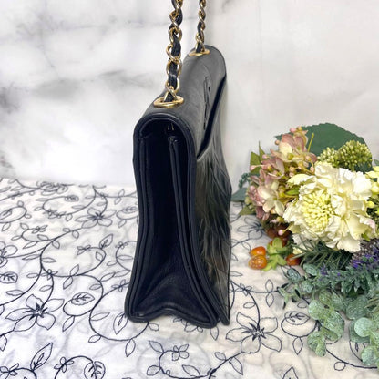 Chanel Vintage Quilted CC Logo Bag Black — view 7