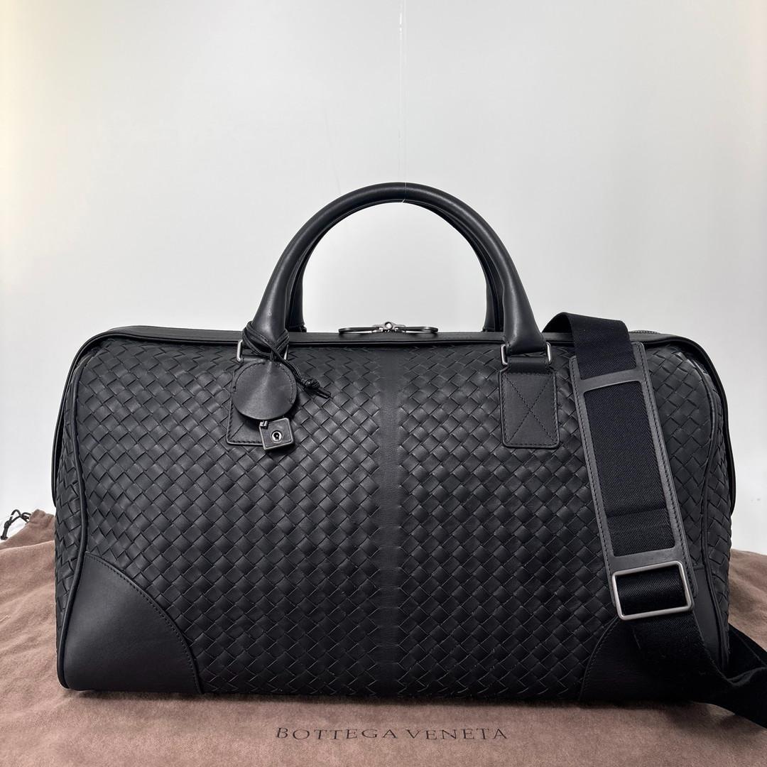 Bottega Veneta Intrecciato Boston Bag Black