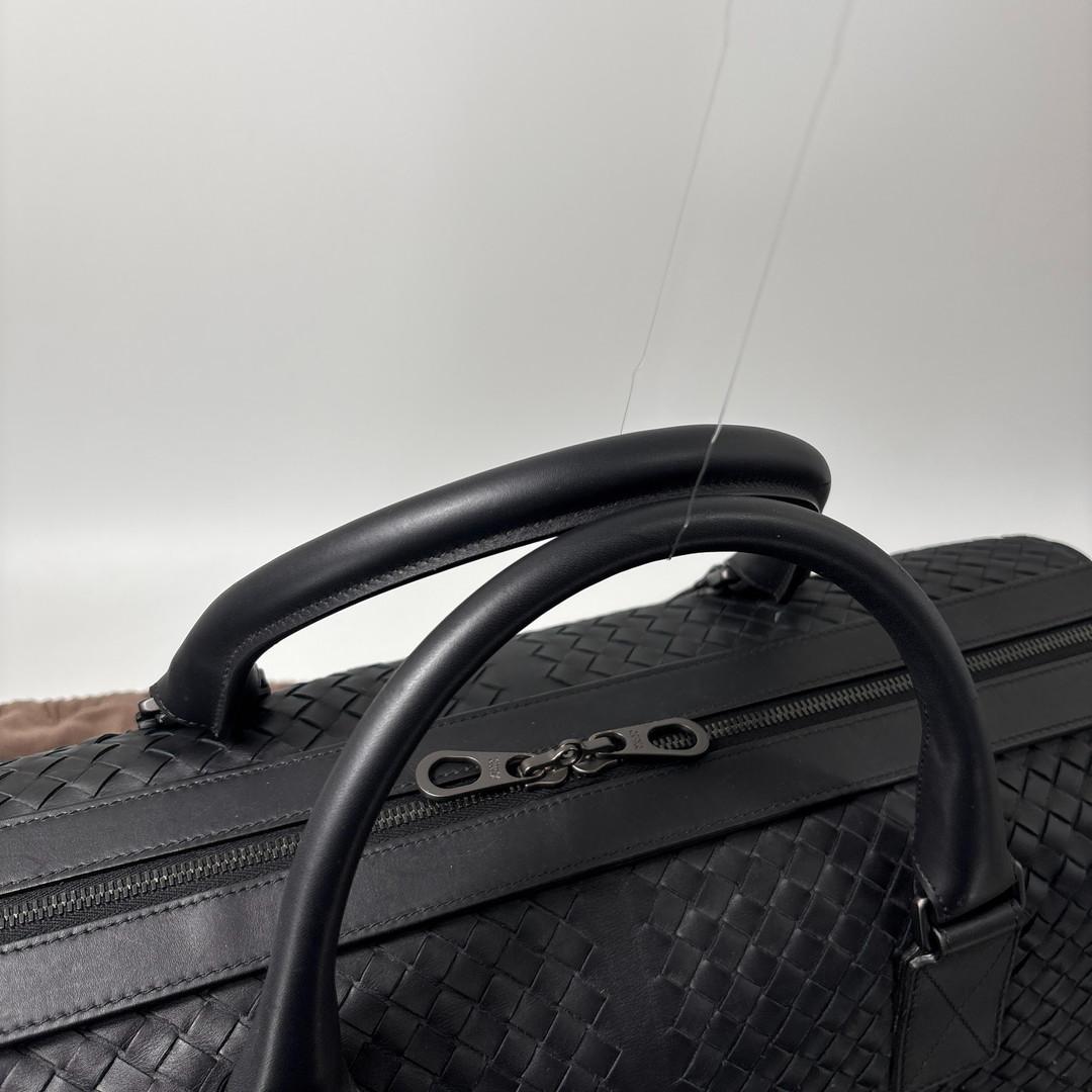 Bottega Veneta Intrecciato Boston Bag Black — view 6