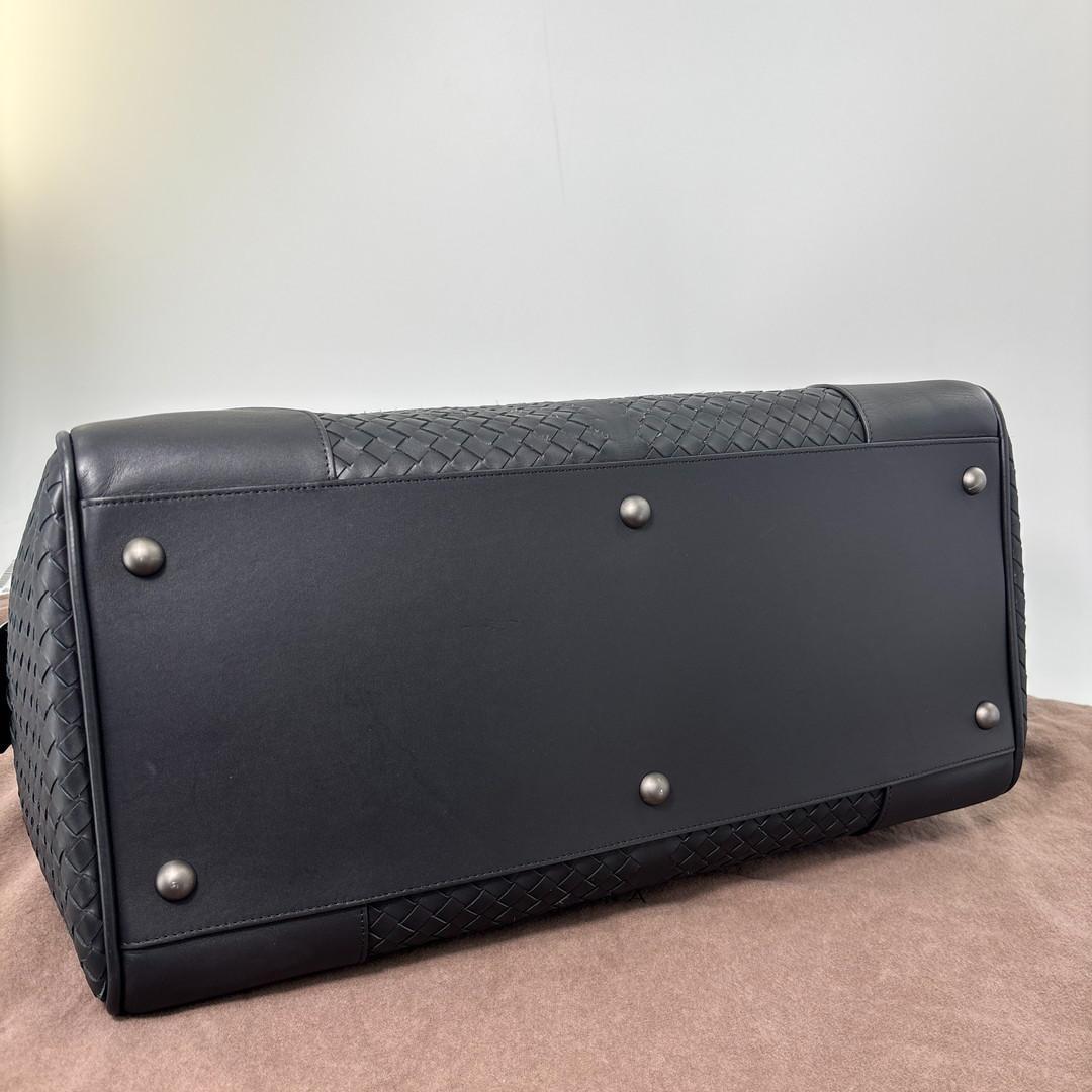 Bottega Veneta Intrecciato Boston Bag Black — view 8