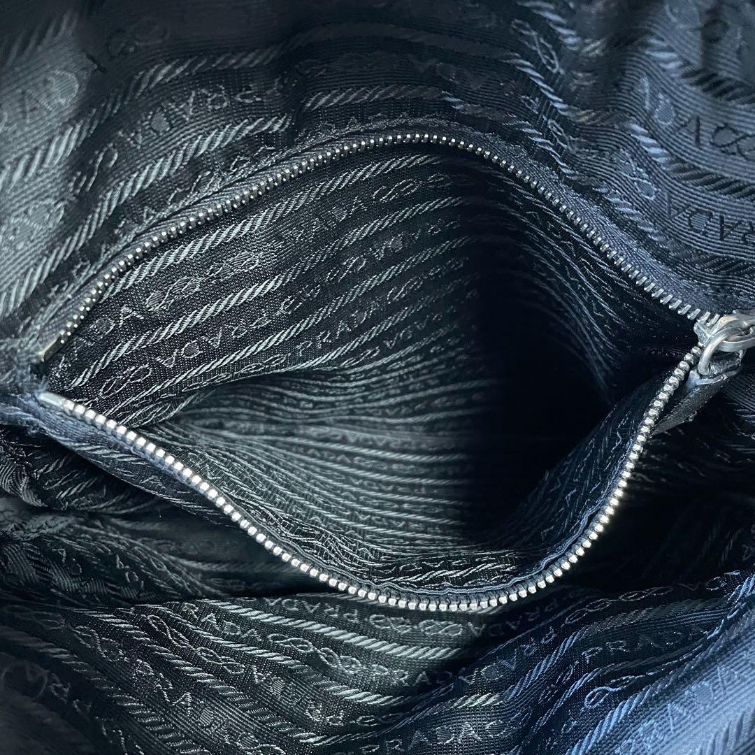 Good Prada Leather Triangle Plate Logo Shoulder Bag Black