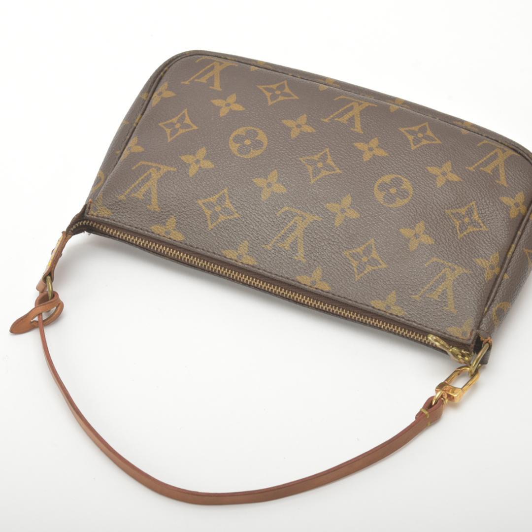 Louis Vuitton Pochette Pouch Leather