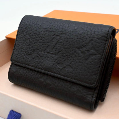 Louis Vuitton Portefeuille Pilot Trifold Wallet Black Taurillon