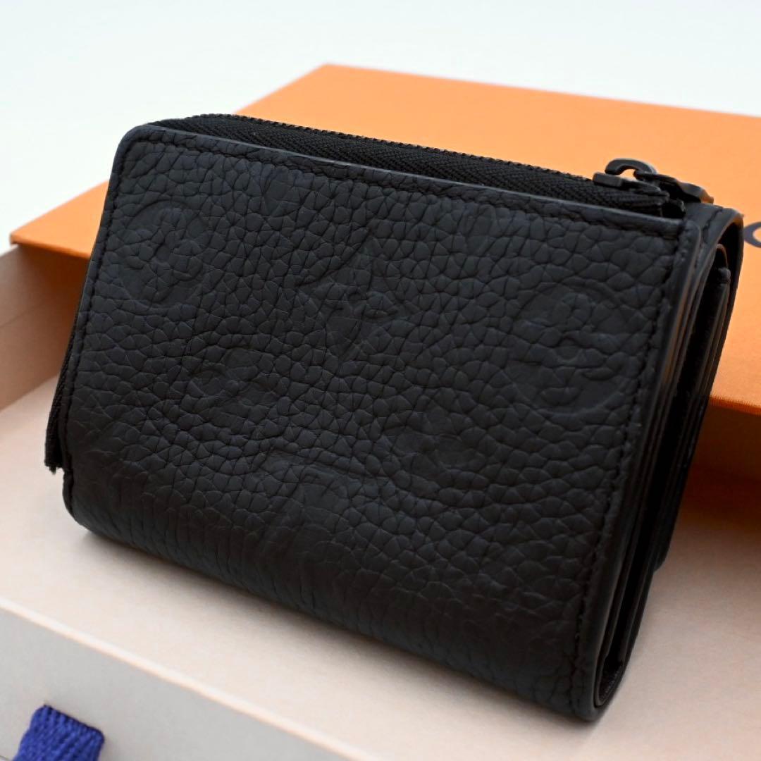 Louis Vuitton Portefeuille Pilot Trifold Wallet Black Taurillon — view 2
