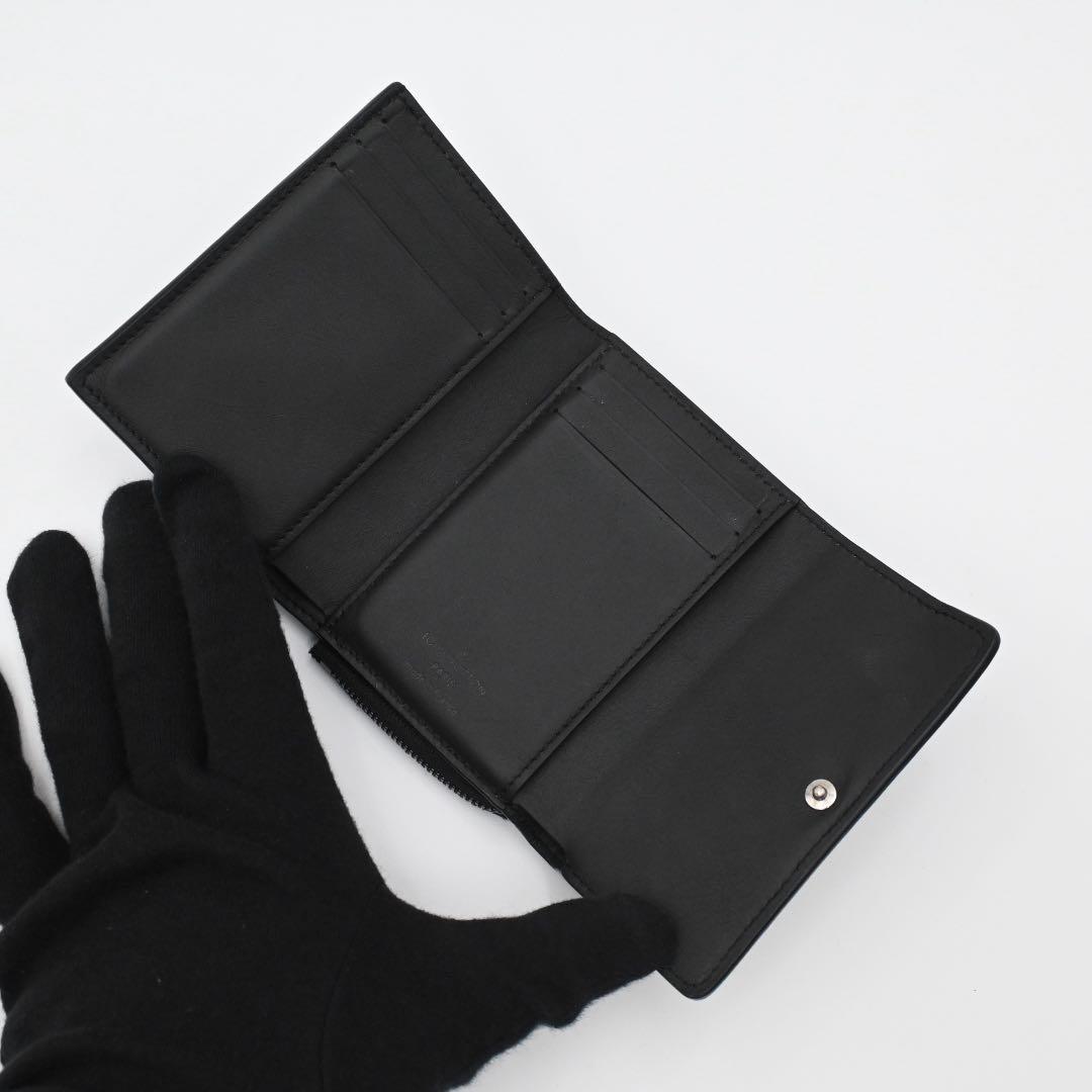Louis Vuitton Portefeuille Pilot Trifold Wallet Black Taurillon — view 3