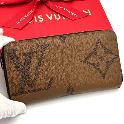 Louis Vuitton Wallet Monogram Giant Zippy with