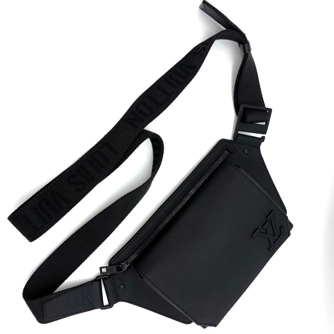 Louis Vuitton Aerogram Takeoff Sling Bag Noir — view 3