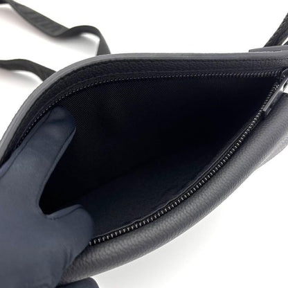 Louis Vuitton Aerogram Takeoff Sling Bag Noir — view 5
