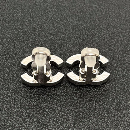 Chanel CC Logo Earrings Faux Pearl Icon Coco — view 4