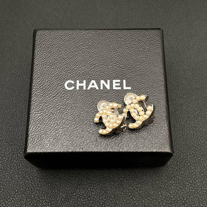 Chanel CC Logo Earrings Faux Pearl Icon Coco — view 8