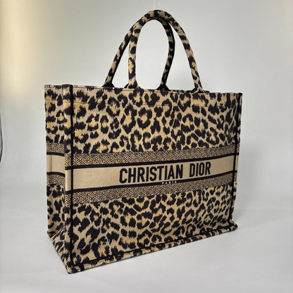 Dior Book Tote Large Leopard — view 3
