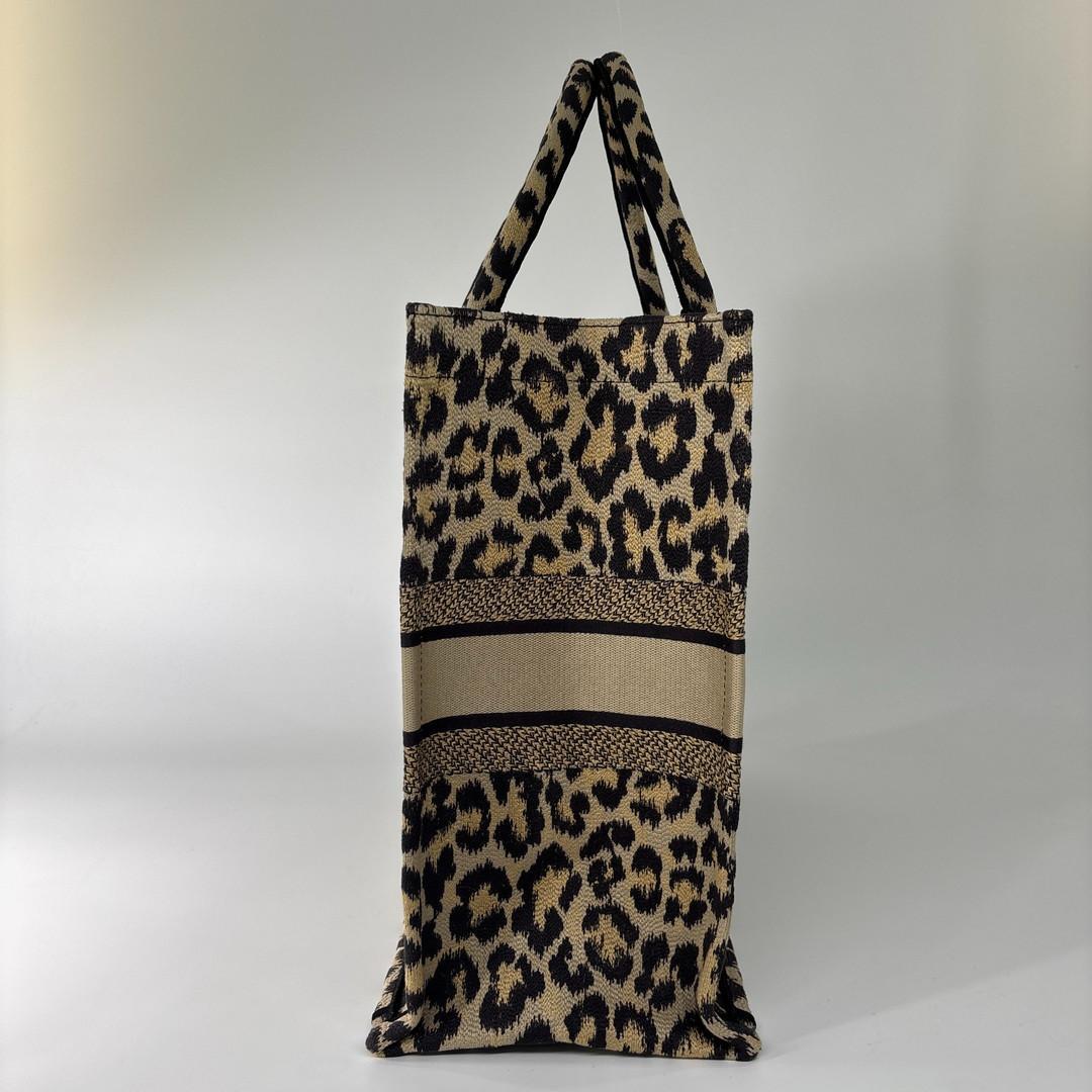 Dior Book Tote Large Leopard — view 4