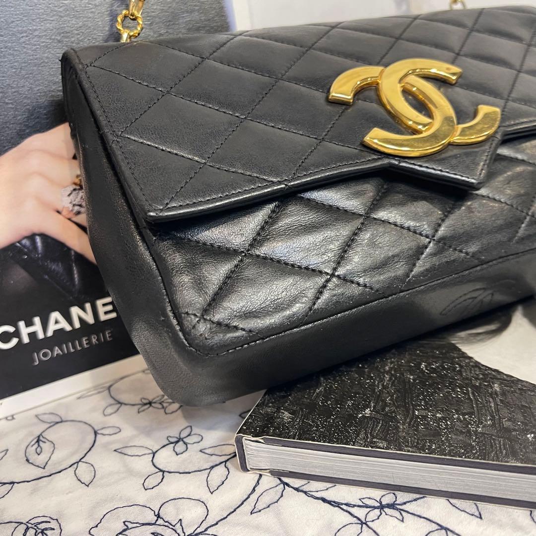 Chanel Vintage Jumbo CC Logo Quilted Shoulder — view 4
