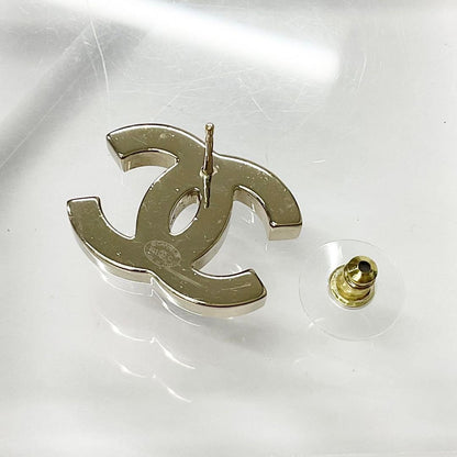 Chanel Earrings CC Logo Gold — view 4