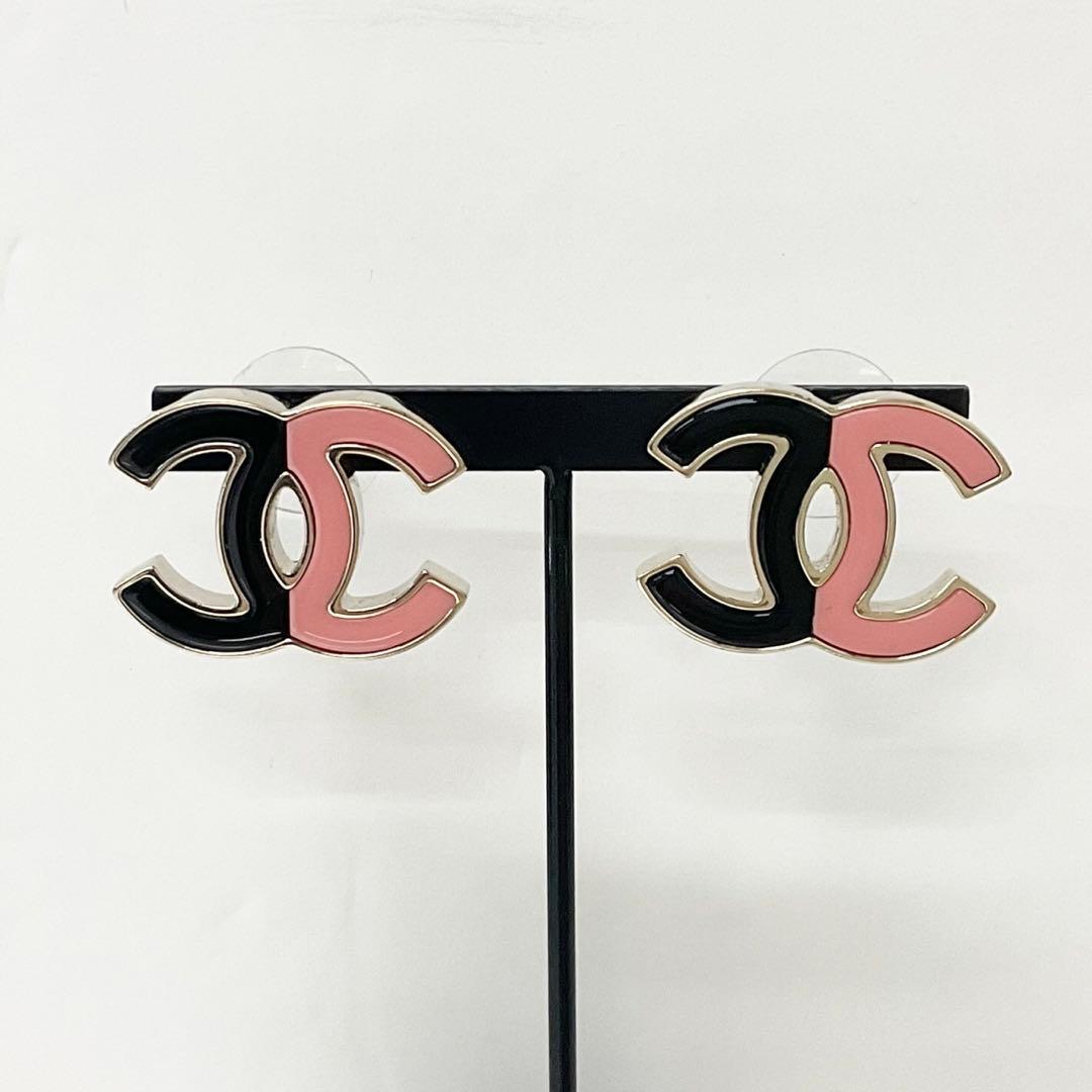 Chanel Earrings CC Logo Gold — view 6