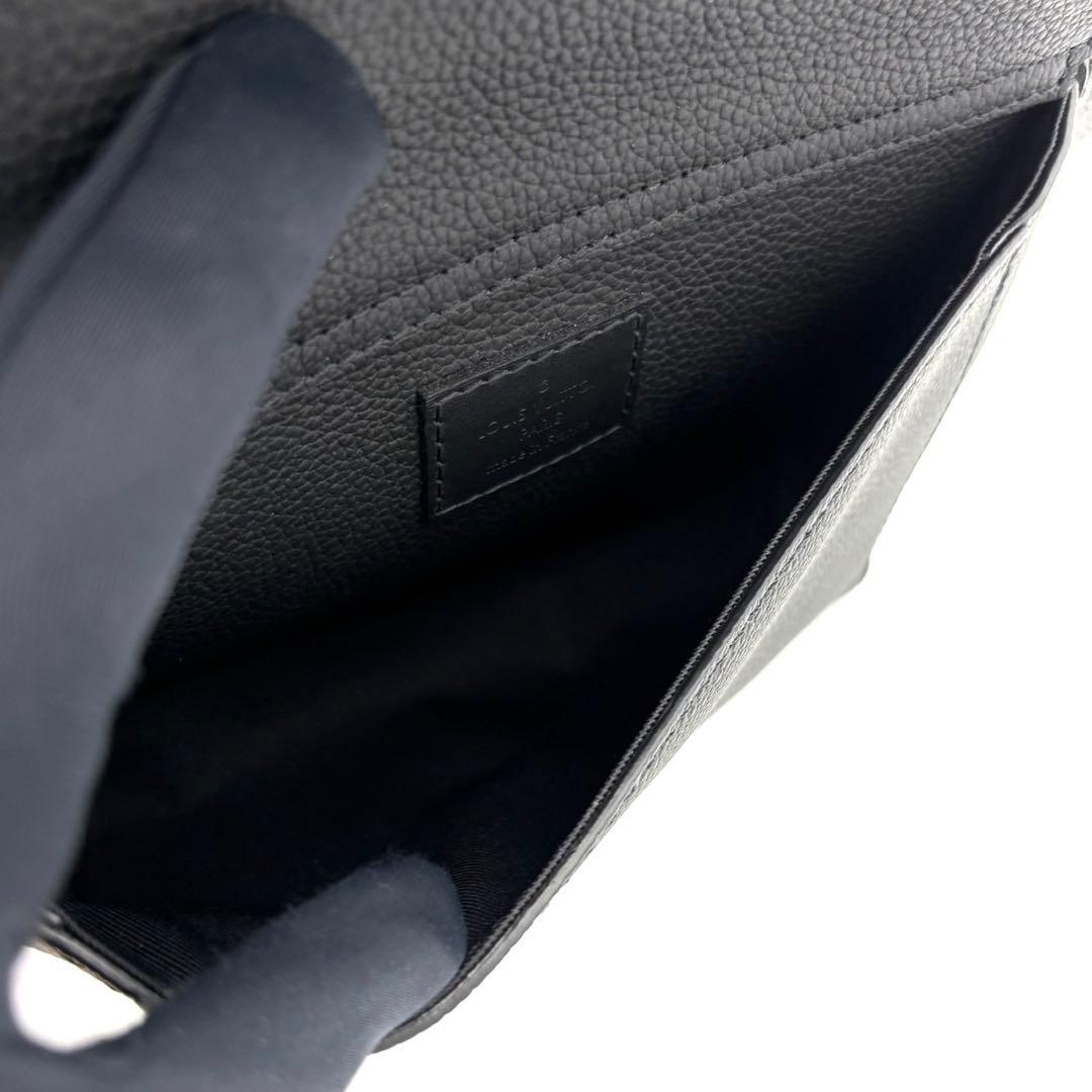 Louis Vuitton Aerogram Takeoff Sling Bag Noir — view 6