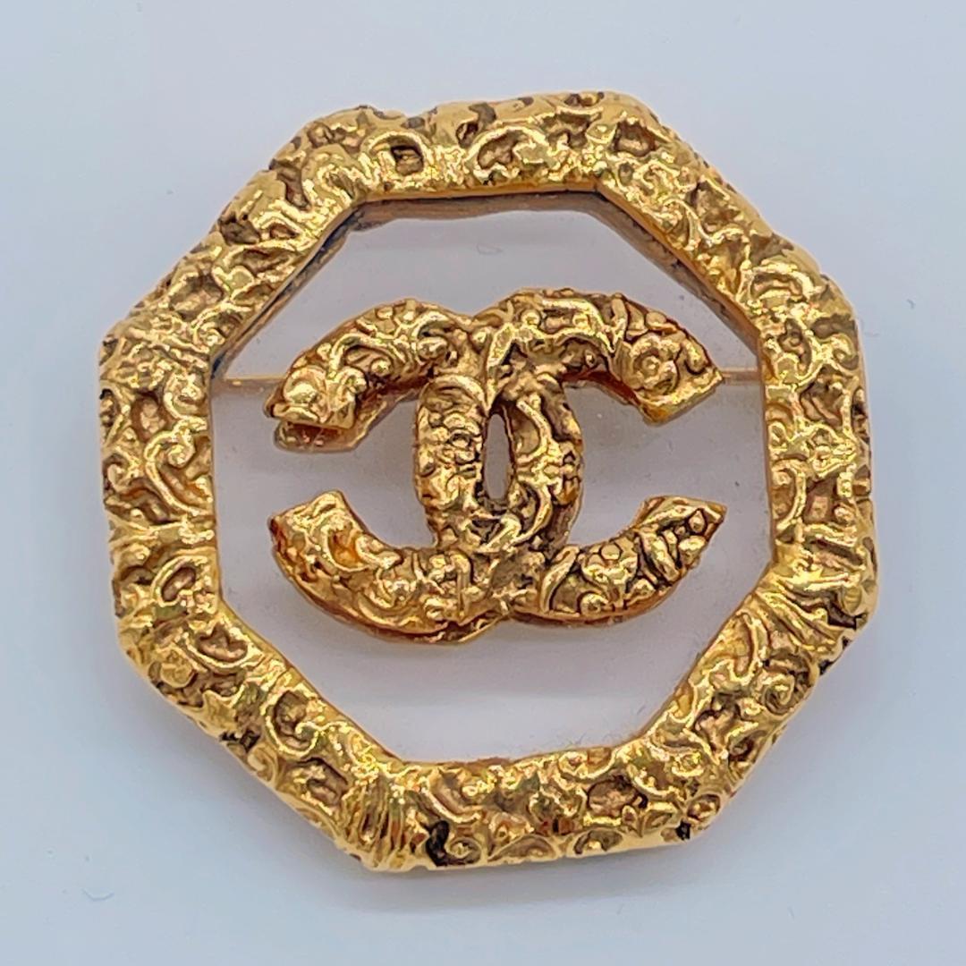 Chanel Brooch CC Logo Lava Gold