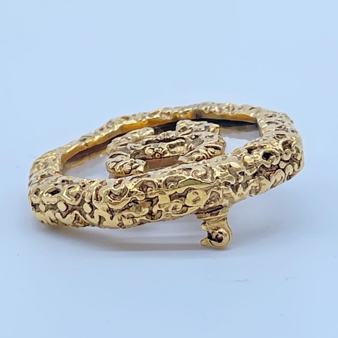 Chanel Brooch CC Logo Lava Gold — view 7