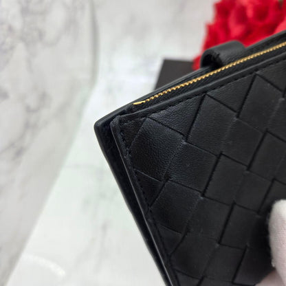 Bottega Veneta Maxi Intrecciato Fold Wallet Black — view 6