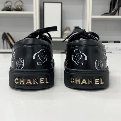 Chanel CC Logo Camellia Leather Fabric Sneakers Black — view 5