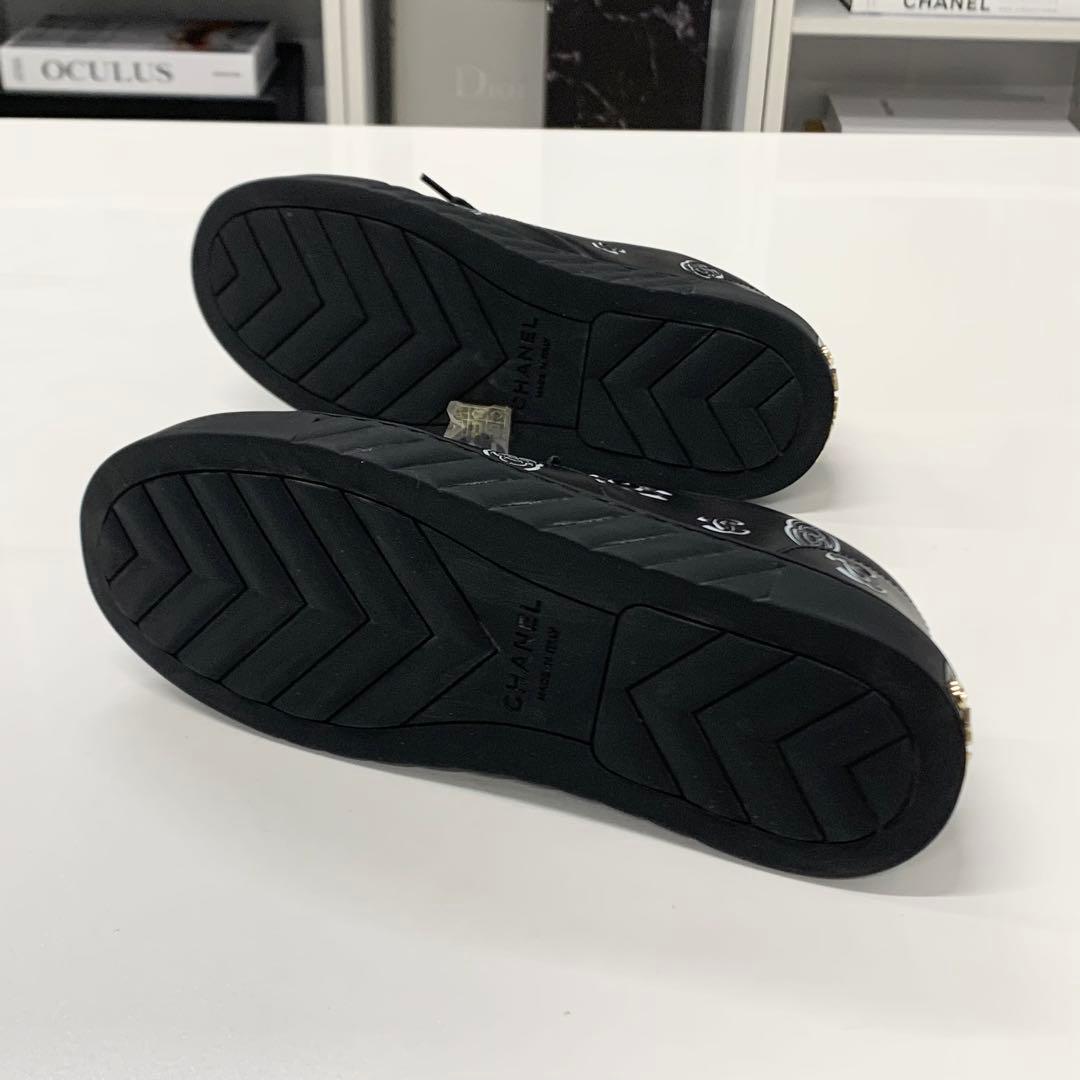 Chanel CC Logo Camellia Leather Fabric Sneakers Black — view 6