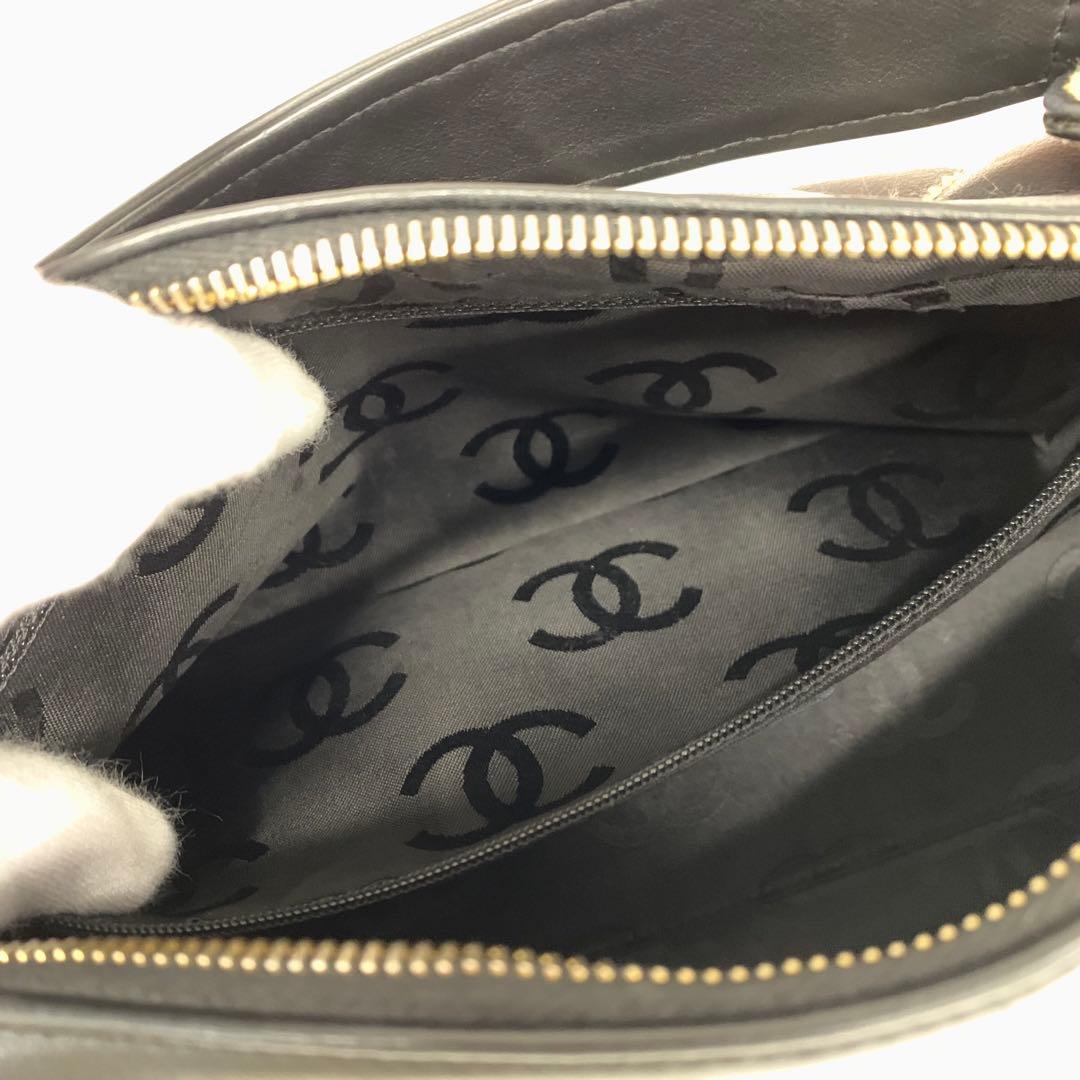 Chanel Wild Stitch CC Logo Shoulder Bag — view 8