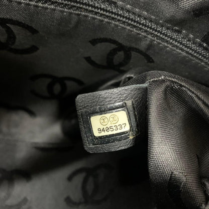 Chanel Wild Stitch CC Logo Shoulder Bag — view 9