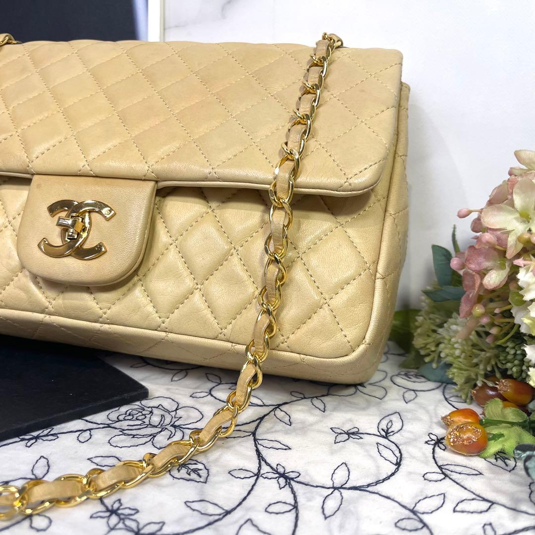 Chanel Vintage Turnlock Quilted Beige Shoulder — view 5