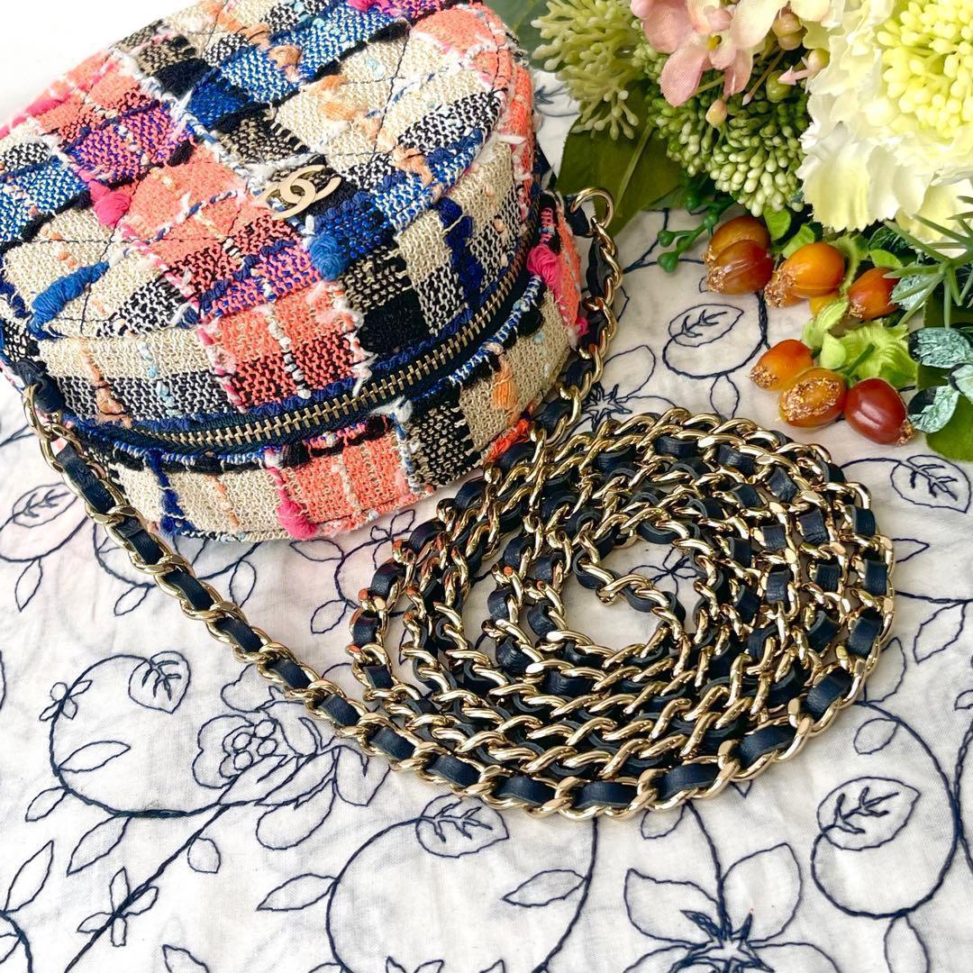 Chanel Round Mini Classic Chain Shoulder — view 7