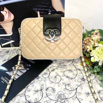 Chanel Camera Bag Half Coco Quilted — view 2
