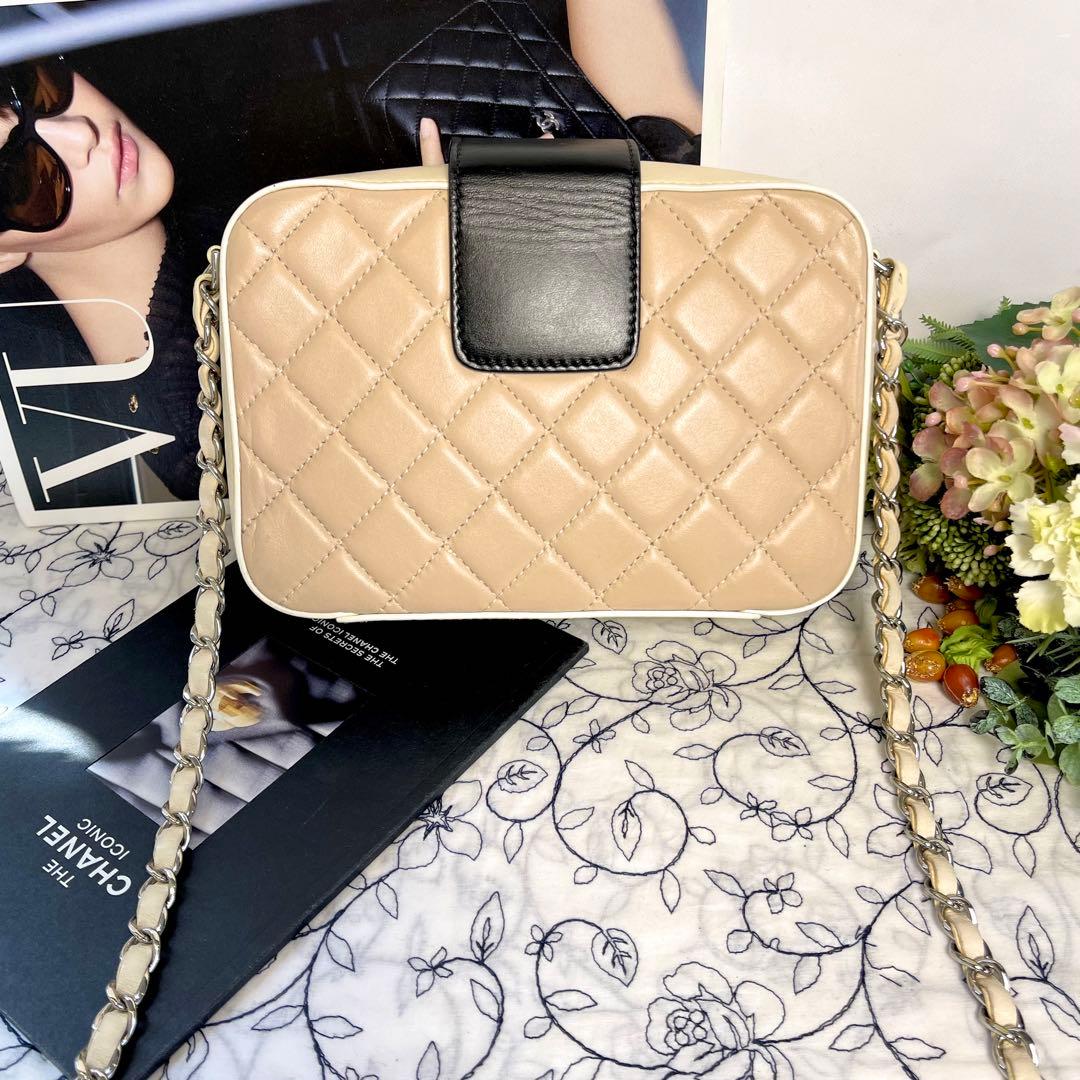 Chanel Camera Bag Half Coco Quilted — view 3