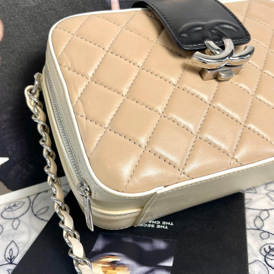 Chanel Camera Bag Half Coco Quilted — view 4