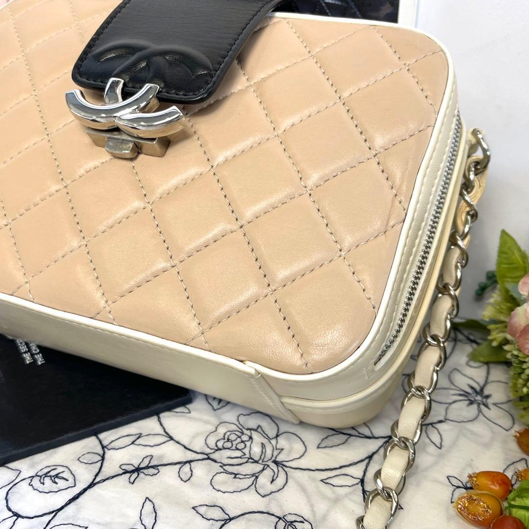 Chanel Camera Bag Half Coco Quilted — view 5