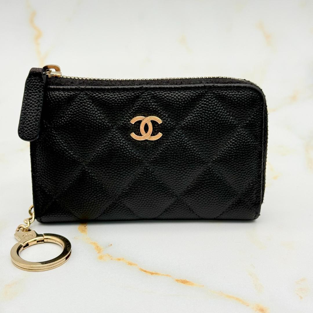 Chanel Caviar Leather Che Card Case — view 2