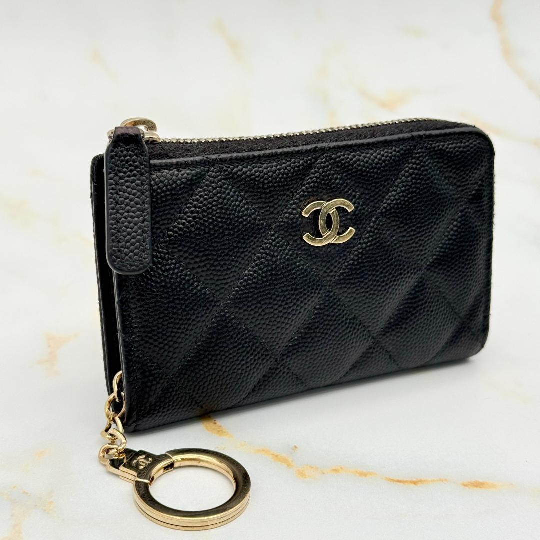 Chanel Caviar Leather Che Card Case — view 4