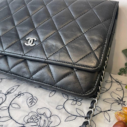 Chanel Chain Wallet Quilted Lambskin Silver — view 4