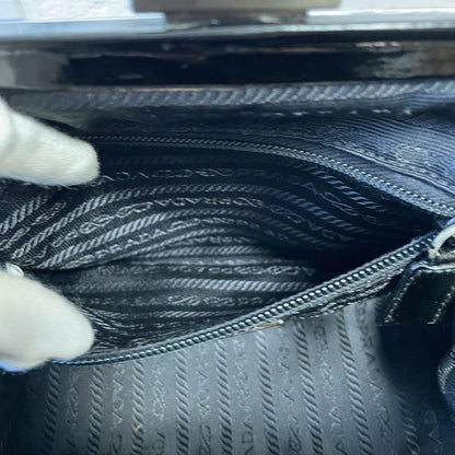 Prada Patent Patent Leather Hand Bag Kiss Lock Black — view 8