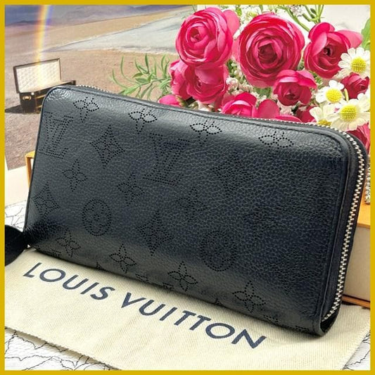 Louis Vuitton Mahina Zippy Wallet Black