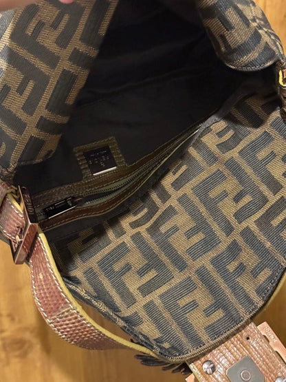 Fendi Baguette Shoulder Bag — view 8