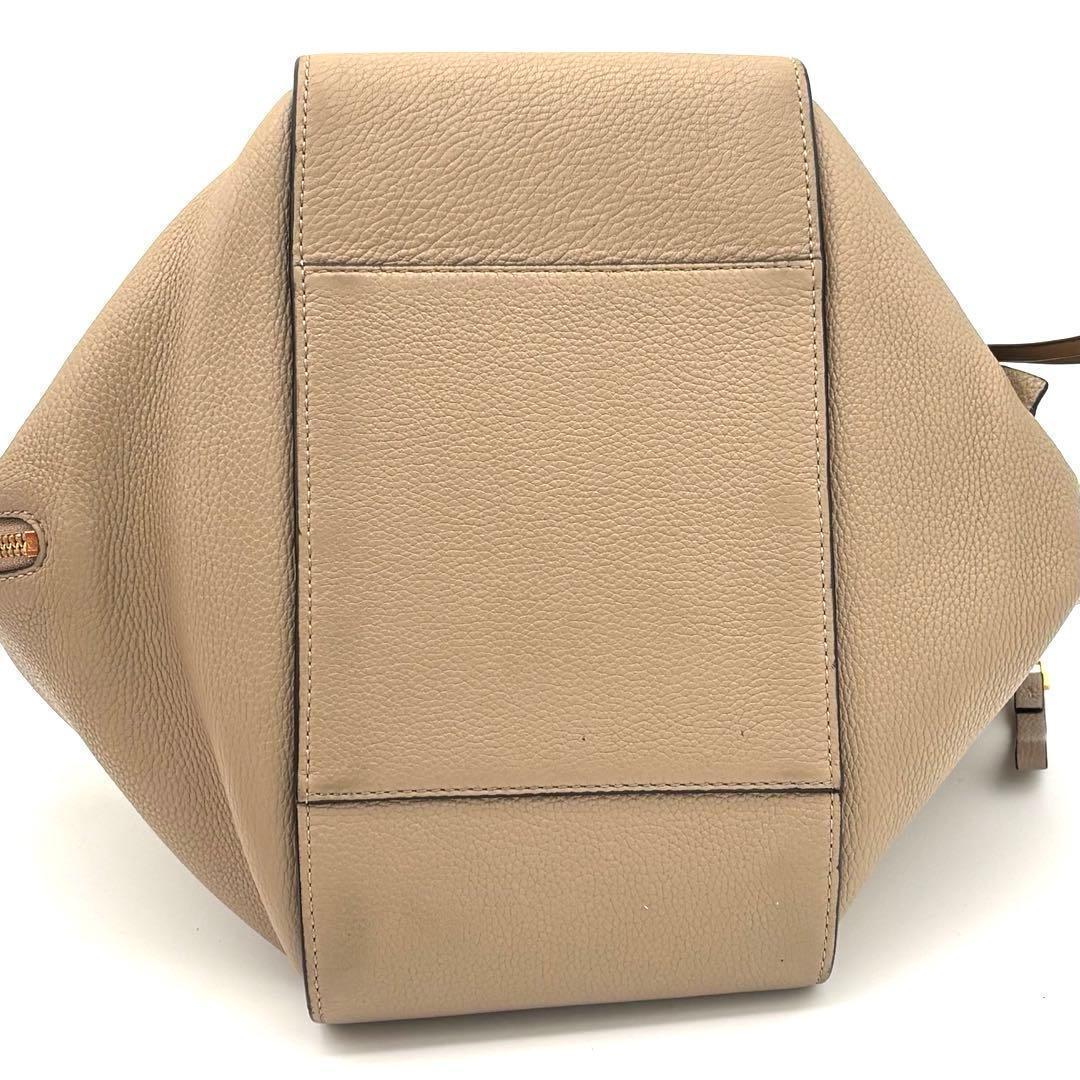 Loewe 2-Way Shoulder Bag Hammock Beige — view 5