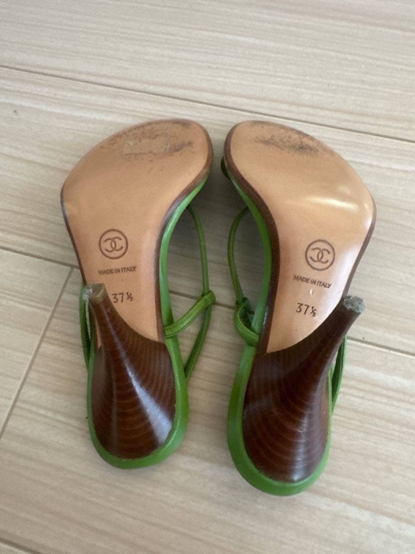 Chanel Ladybug Sandals Green Vintage — view 8
