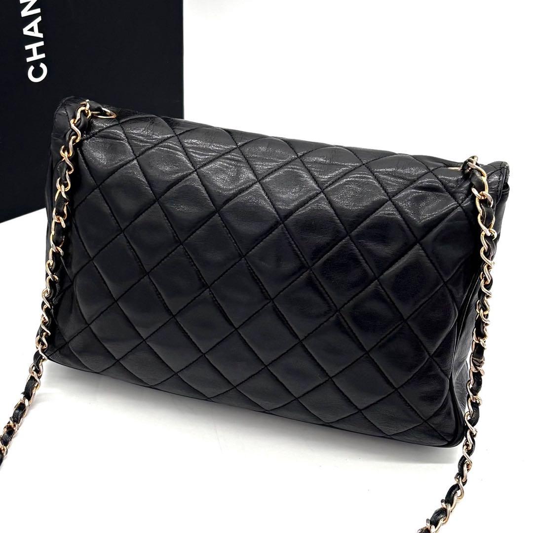 Chanel Quilted Chain Shoulder Bag Lambskin Black CC Logo — view 2