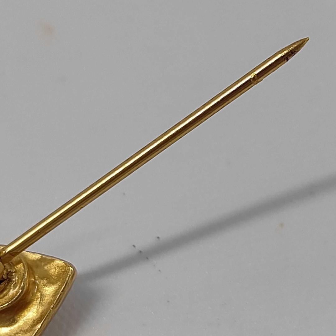 Chanel Brooch Gold CC Logo Vintage — view 3
